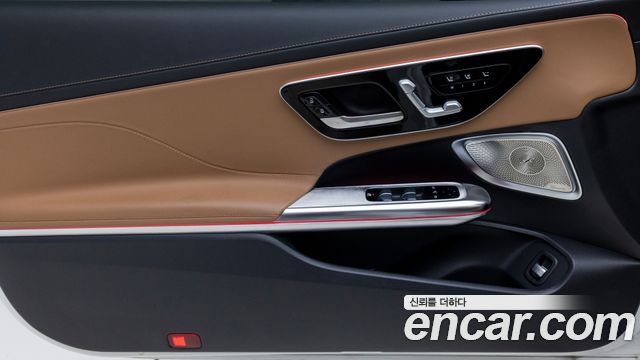 Mercedes-Benz CLE-Class (C236) CLE450 4MATIC Cabriolet 2024 — фото 19