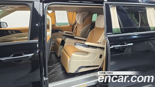 Kia Carnival (IV) Gasoline 9-Seater Hi Limousine (7-seater Limousine(Special vehicle) 2024 — фото 11