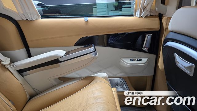 Kia Carnival (IV) Gasoline 9-Seater Hi Limousine (7-seater Limousine(Special vehicle) 2024 — фото 25