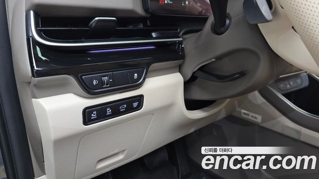Kia Carnival (IV) Gasoline 9-Seater Hi Limousine (7-seater Limousine(Special vehicle) 2024 — фото 30