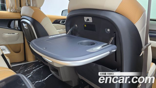 Kia Carnival (IV) Gasoline 9-Seater Hi Limousine (7-seater Limousine(Special vehicle) 2024 — фото 34