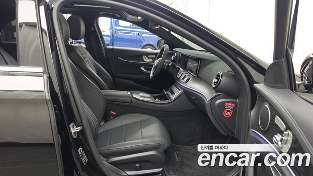 Mercedes-Benz E-Class (W213) E250 AMG Line 2023 — фото 11