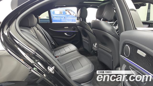 Mercedes-Benz E-Class (W213) E250 AMG Line 2023 — фото 12