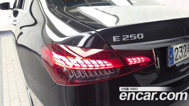 Mercedes-Benz E-Class (W213) E250 AMG Line 2023 — фото 23