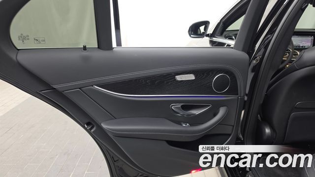 Mercedes-Benz E-Class (W213) E250 AMG Line 2023 — фото 25