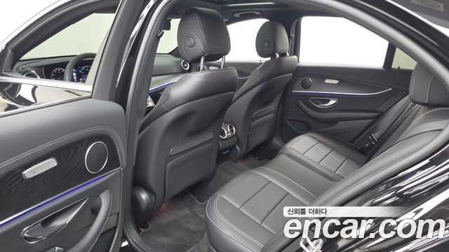 Mercedes-Benz E-Class (W213) E250 AMG Line 2023 — фото 26