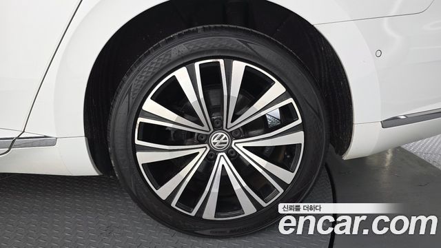 Volkswagen Arteon 2.0 TDI Premium 2019 — фото 21