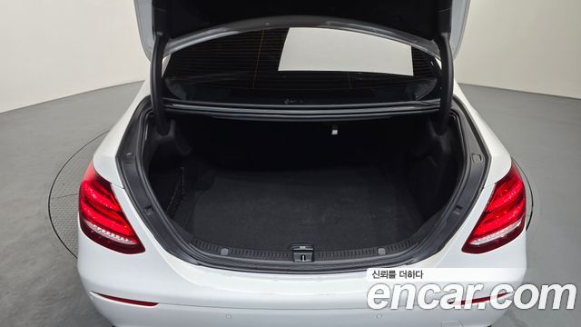 Mercedes-Benz E-Class (W213) E300 Avantgarde 2019 — фото 19
