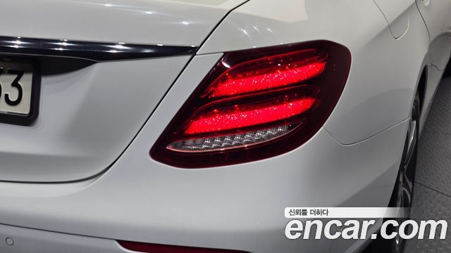 Mercedes-Benz E-Class (W213) E300 Avantgarde 2019 — фото 23