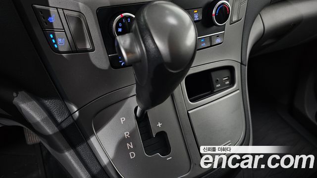 Hyundai Grand Starex 5-Seater VAN Modern 2016 — фото 9