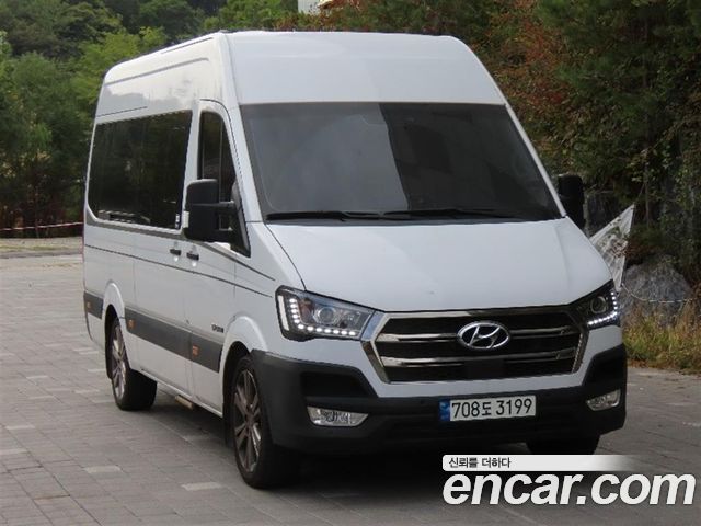 Hyundai Solati 15-seater Luxury 2023 — фото 2