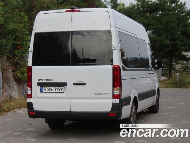 Hyundai Solati 15-seater Luxury 2023 — фото 3