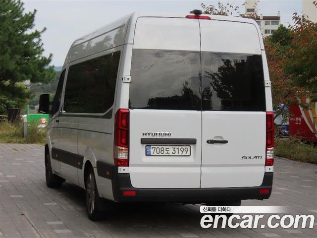 Hyundai Solati 15-seater Luxury 2023 — фото 4