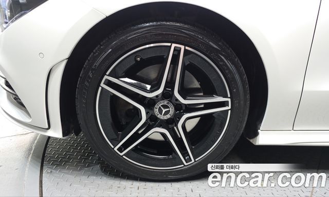 Mercedes-Benz CLA-Class (C118) CLA250 4MATIC 2022 — фото 5