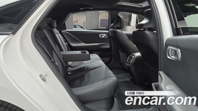 Hyundai Ioniq 6 Long Range AWD Prestige 2023 — фото 11