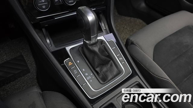 Volkswagen Golf (VII) 2.0 TDI 2015 — фото 9