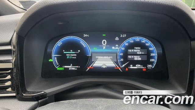 Toyota Camry (XV80) 2.5 XLE Hybrid 2025 — фото 3