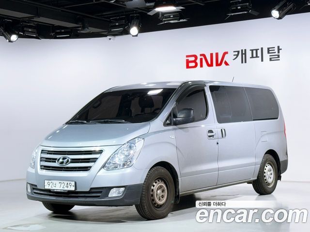 Hyundai Grand Starex 5-Seater VAN Smart