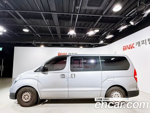 Hyundai Grand Starex 5-Seater VAN Smart 2017 — фото 3
