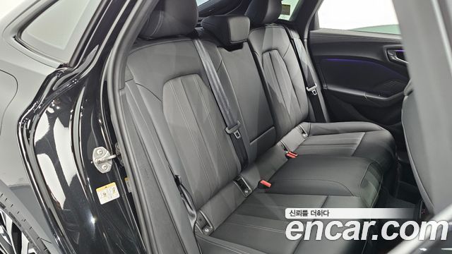 Audi A5 (B10) 40 TFSI Quattro S Line Black Edition 2025 — фото 11