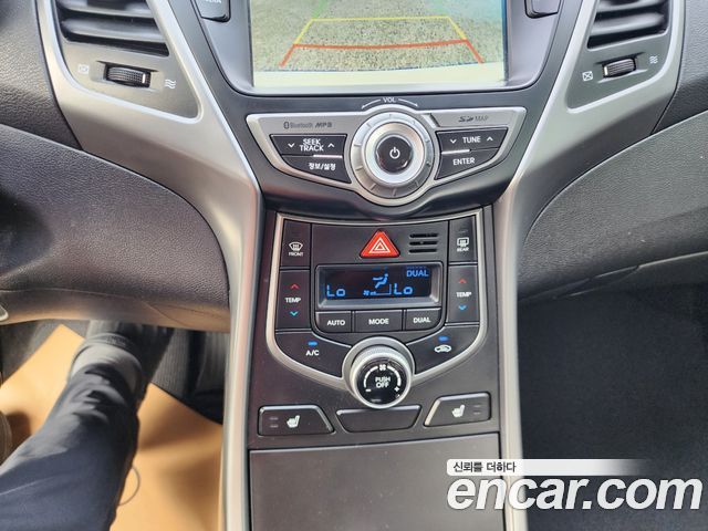 Hyundai Avante 1.6 GDi Smart Standard 2016 — фото 17