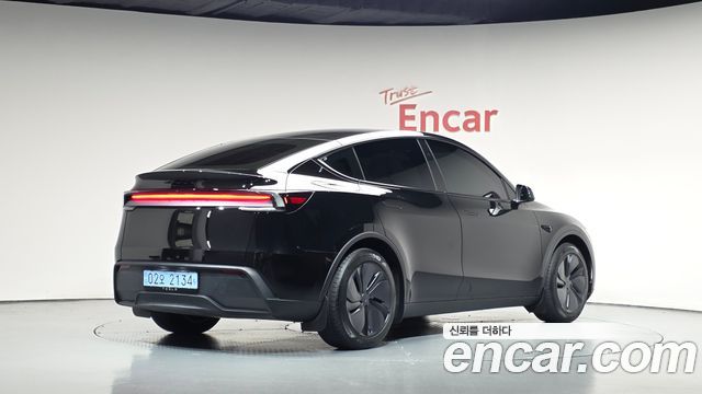 Tesla Model Y RWD 2025 — фото 2