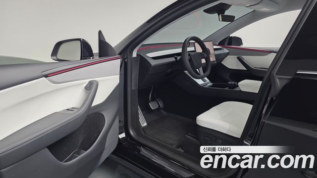 Tesla Model Y RWD 2025 — фото 10