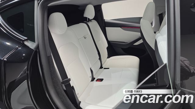 Tesla Model Y RWD 2025 — фото 12
