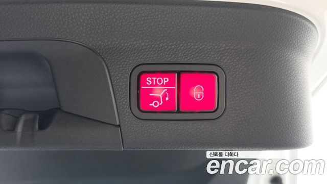 Mercedes-Benz GLC-Class (X253) GCL300 4MATIC Coupe 2023 — фото 17