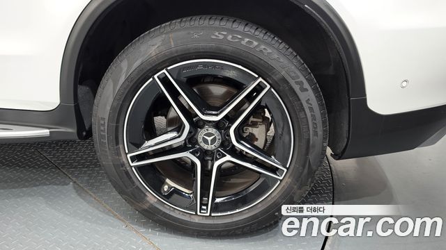 Mercedes-Benz GLC-Class (X253) GCL300 4MATIC Coupe 2023 — фото 21
