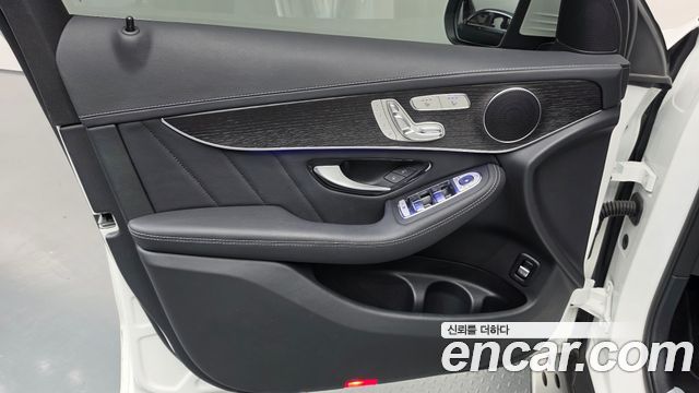Mercedes-Benz GLC-Class (X253) GCL300 4MATIC Coupe 2023 — фото 24