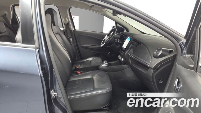 Renault Korea Zoe Intens 2021 — фото 11