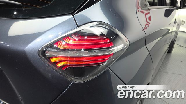 Renault Korea Zoe Intens 2021 — фото 23