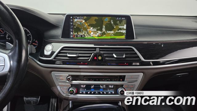 BMW 7 Series (G11) 740d xDrive M Sport 2018 — фото 13