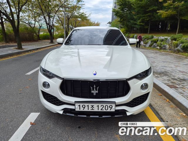 Maserati Levante 3.0 AWD 2017 — фото 3