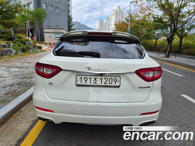 Maserati Levante 3.0 AWD 2017 — фото 4