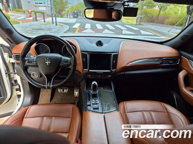 Maserati Levante 3.0 AWD 2017 — фото 7