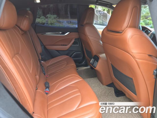 Maserati Levante 3.0 AWD 2017 — фото 19