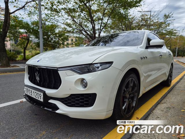Maserati Levante 3.0 AWD 2017 — фото 22
