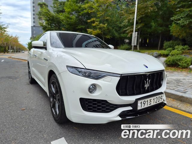Maserati Levante 3.0 AWD 2017 — фото 23