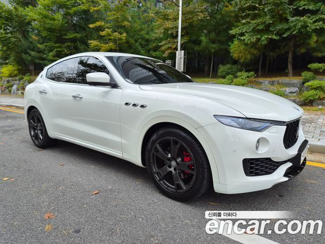 Maserati Levante 3.0 AWD 2017 — фото 24