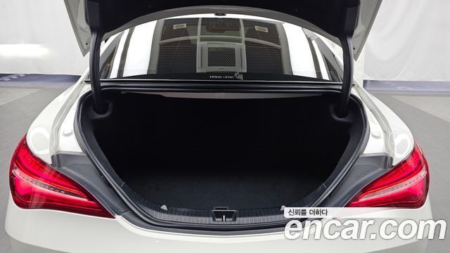 Mercedes-Benz CLA-Class (C117) CLA45 AMG 4MATIC 2018 — фото 20
