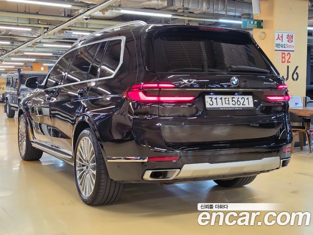 BMW X7 (G07) xDrive 40i Design Pure Excellence 7-Seater 2024 — фото 3