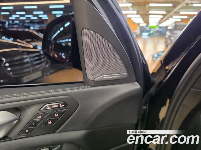 BMW X7 (G07) xDrive 40i Design Pure Excellence 7-Seater 2024 — фото 24