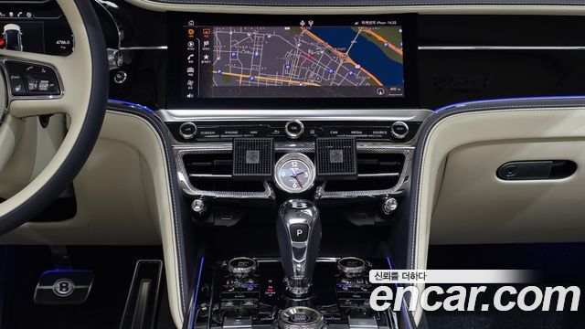 Bentley Flying Spur (III) 4.0 Azure 2024 — фото 13