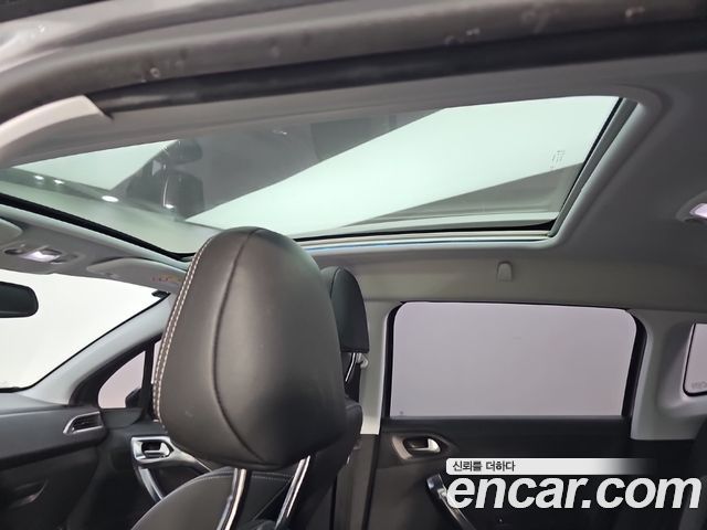Peugeot 2008 1.6 e-HDi Feline L 2015 — фото 17