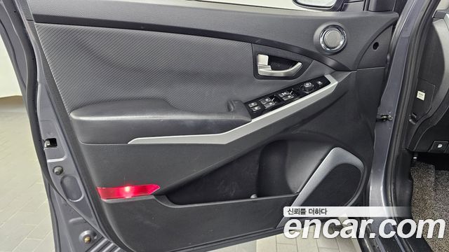 KG Mobility (SsangYong) Style Korando C 2.2 RX 2WD DLX 2018 — фото 24