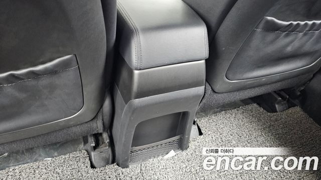 KG Mobility (SsangYong) Style Korando C 2.2 RX 2WD DLX 2018 — фото 31