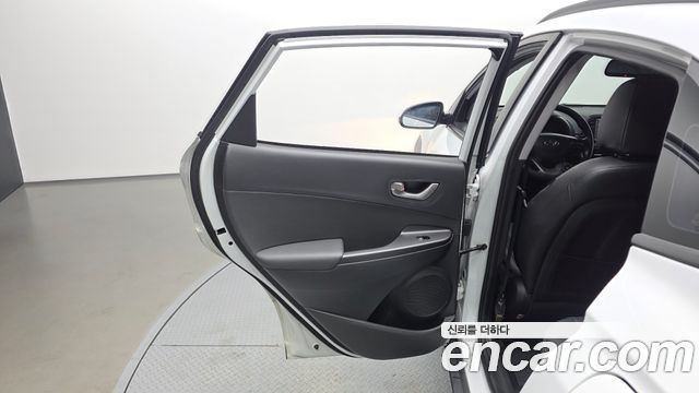 Hyundai Kona 1.6 Turbo 2WD Modern pop 2018 — фото 25