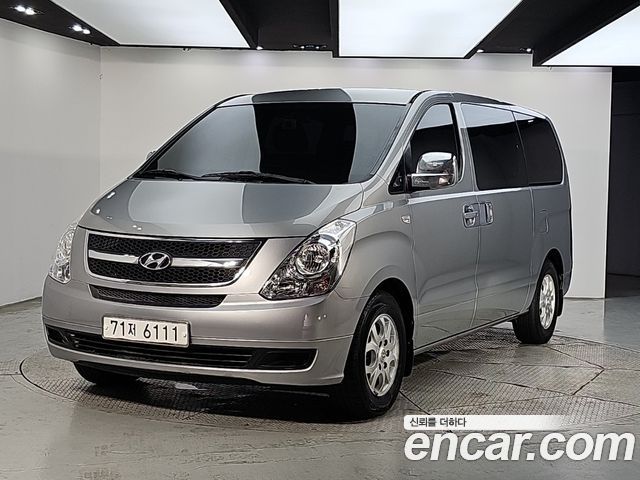 Hyundai Grand Starex 12-Seater Wagon CVX Deluxe